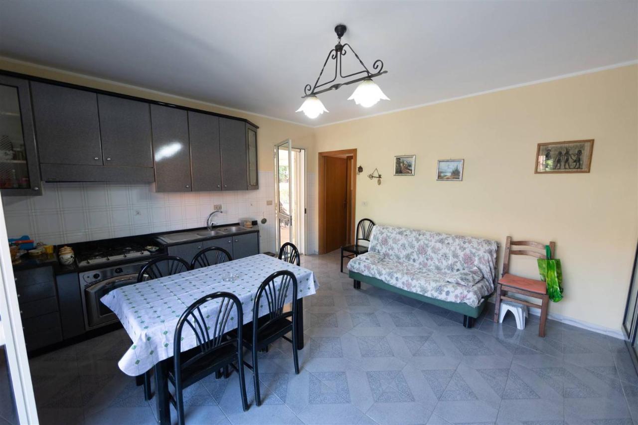 Appartamento Villino Con Giardino Terrazzo E Parcheggio Privato Mascali Esterno foto