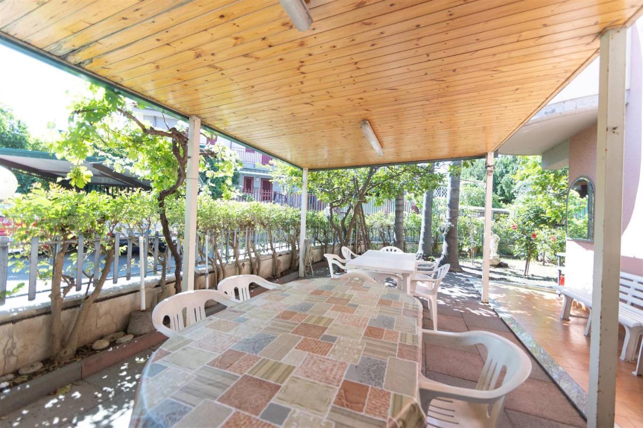 Appartamento Villino Con Giardino Terrazzo E Parcheggio Privato Mascali Esterno foto